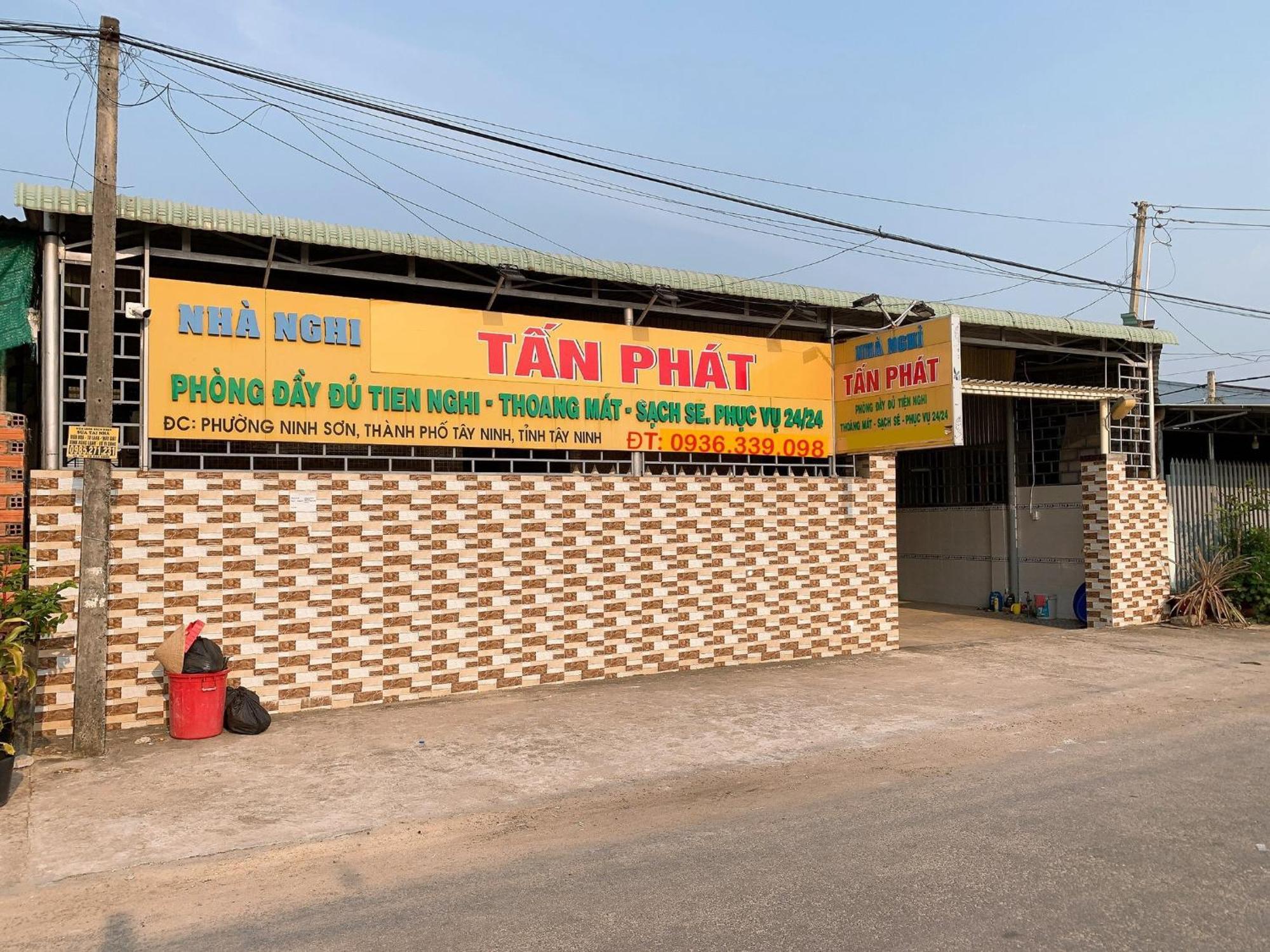Hotel Nhà Nghỉ TáN PháT Ap Thanh Son Exteriér fotografie