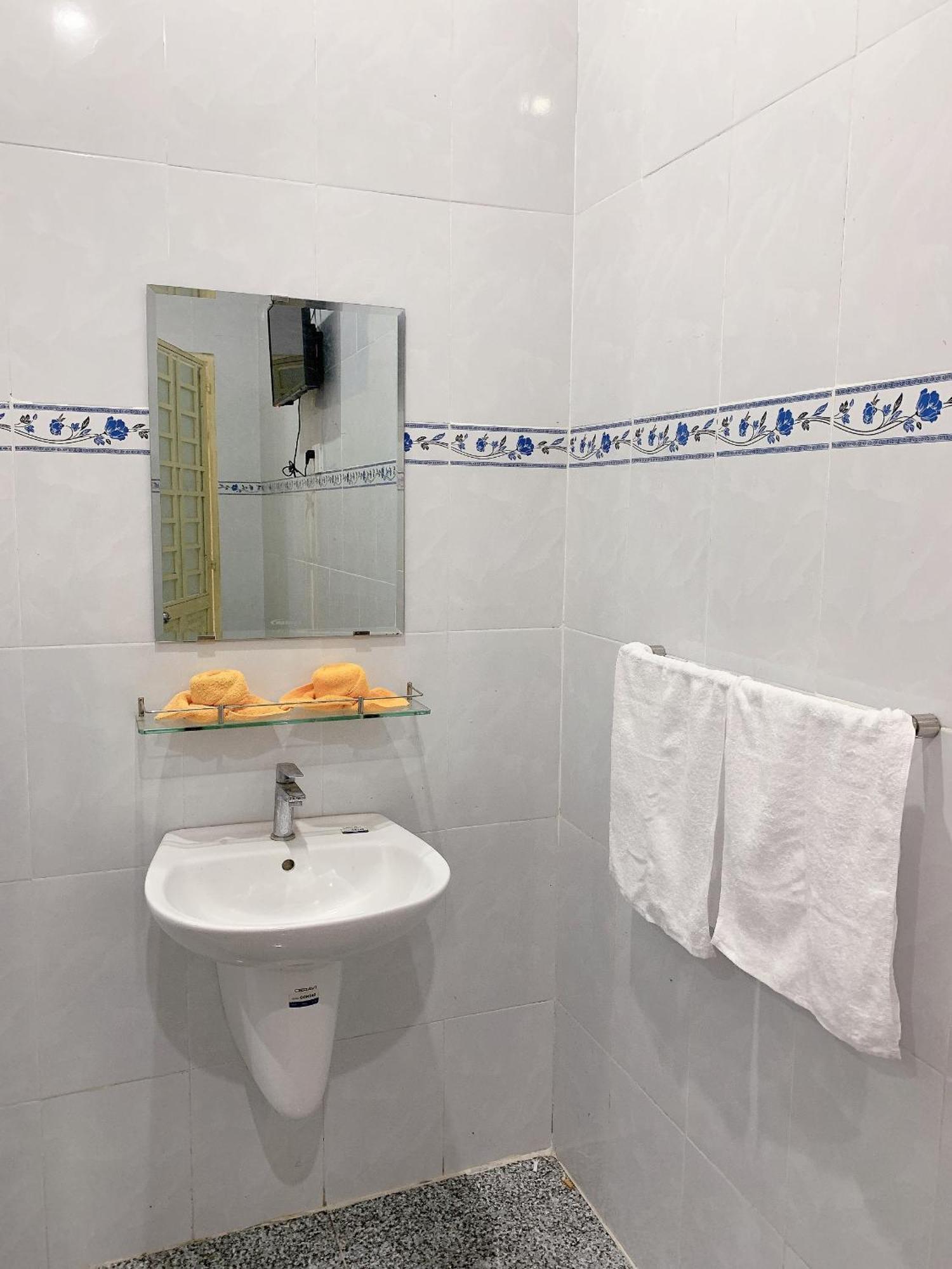 Hotel Nhà Nghỉ TáN PháT Ap Thanh Son Exteriér fotografie